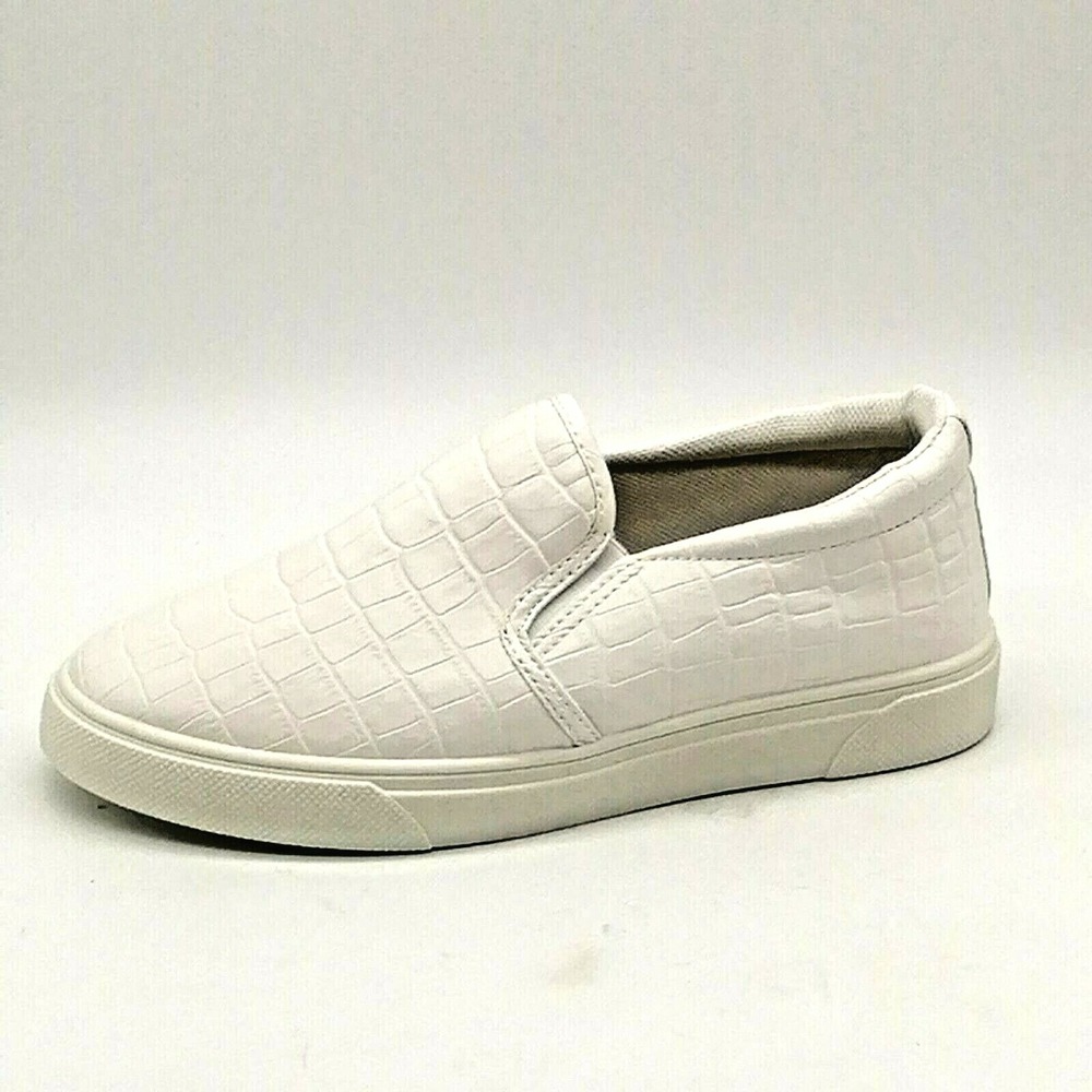 AMS Shoes Womens Layla-8 Sneakers White Embossed Croc Elastic Insets 7 NEW